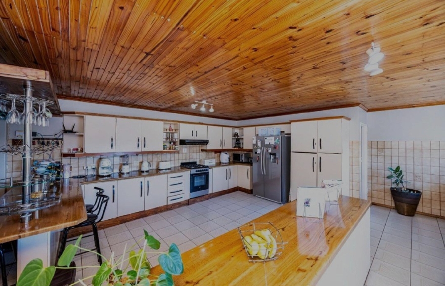 4 Bedroom Property for Sale in Beacon Bay Eastern Cape